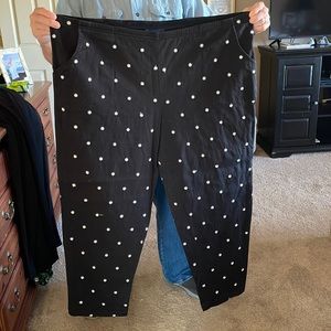 3x Denim & Co. black capris with tiny white and yellow embroidered daisies